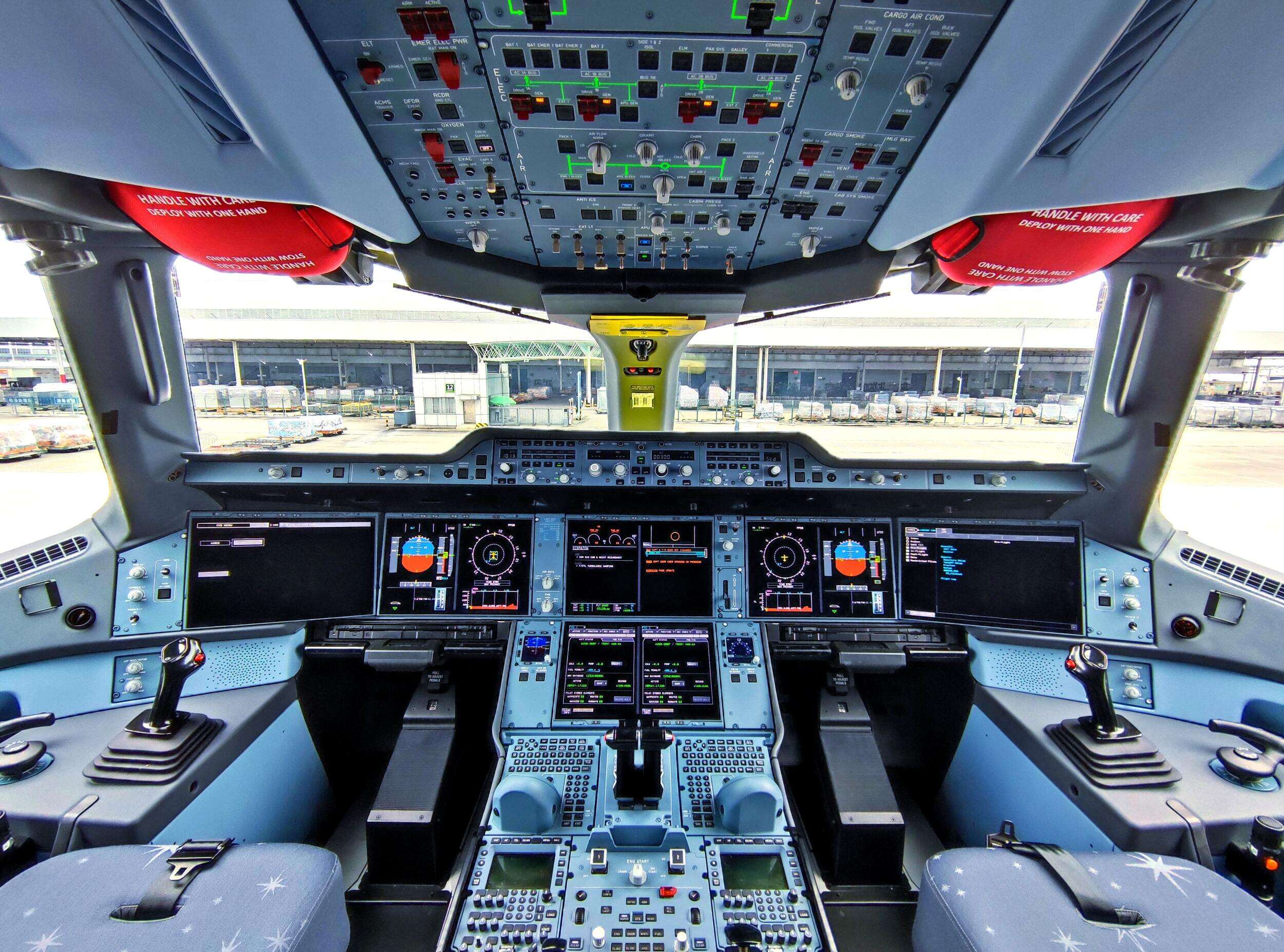 Differences Between Full-Motion and Fixed-Base Flight Simulators - AAG  Philippines